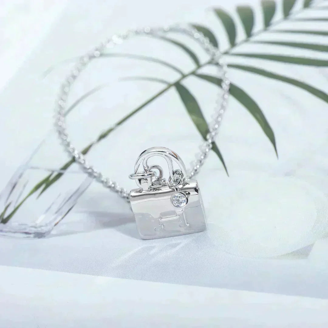 [Renovia Jewelry]AMULETTE PEDANT SILVER NECKLACE