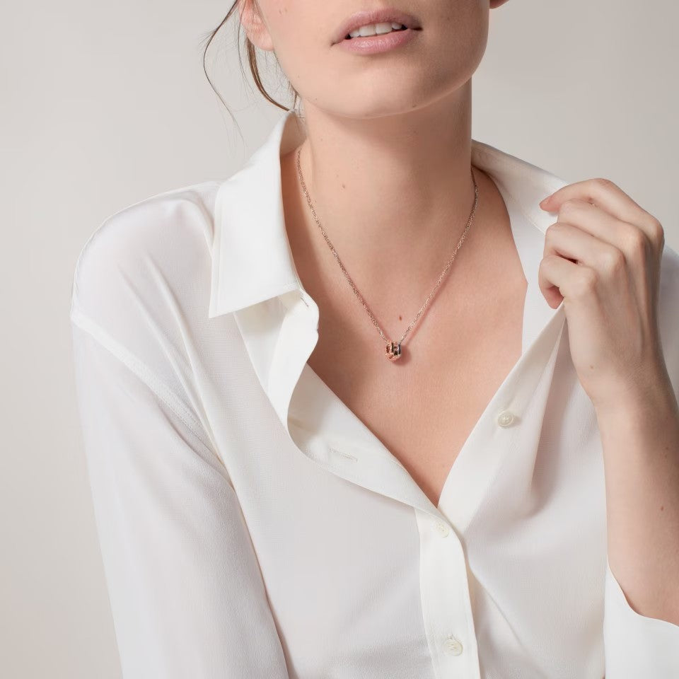[Renovia Jewelry]LOVE 6 DIAMOND PENDANT NECKLACE